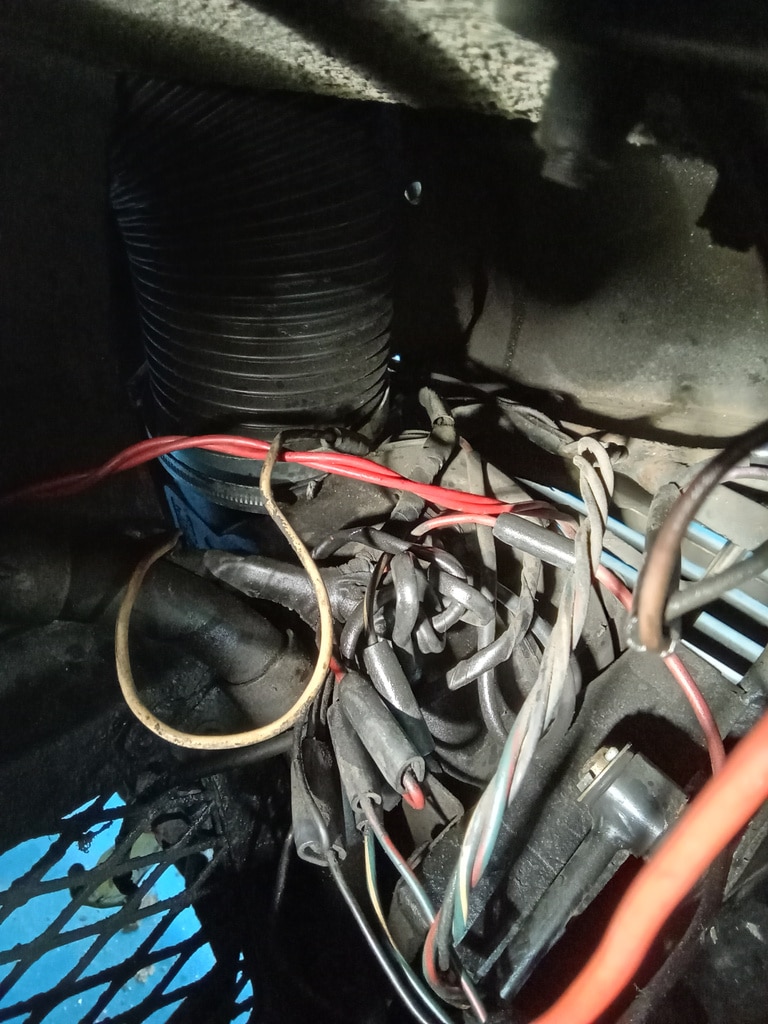 07022025 1969 aston martin db6 volante strip down (69)