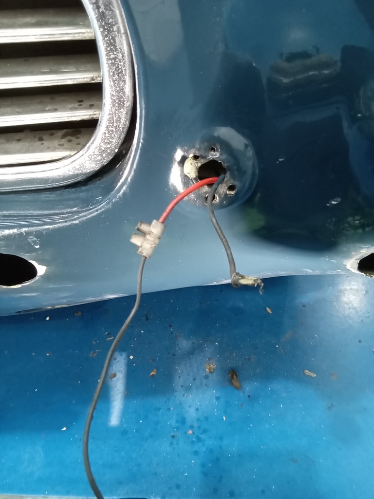 07022025 1969 aston martin db6 volante strip down (74)