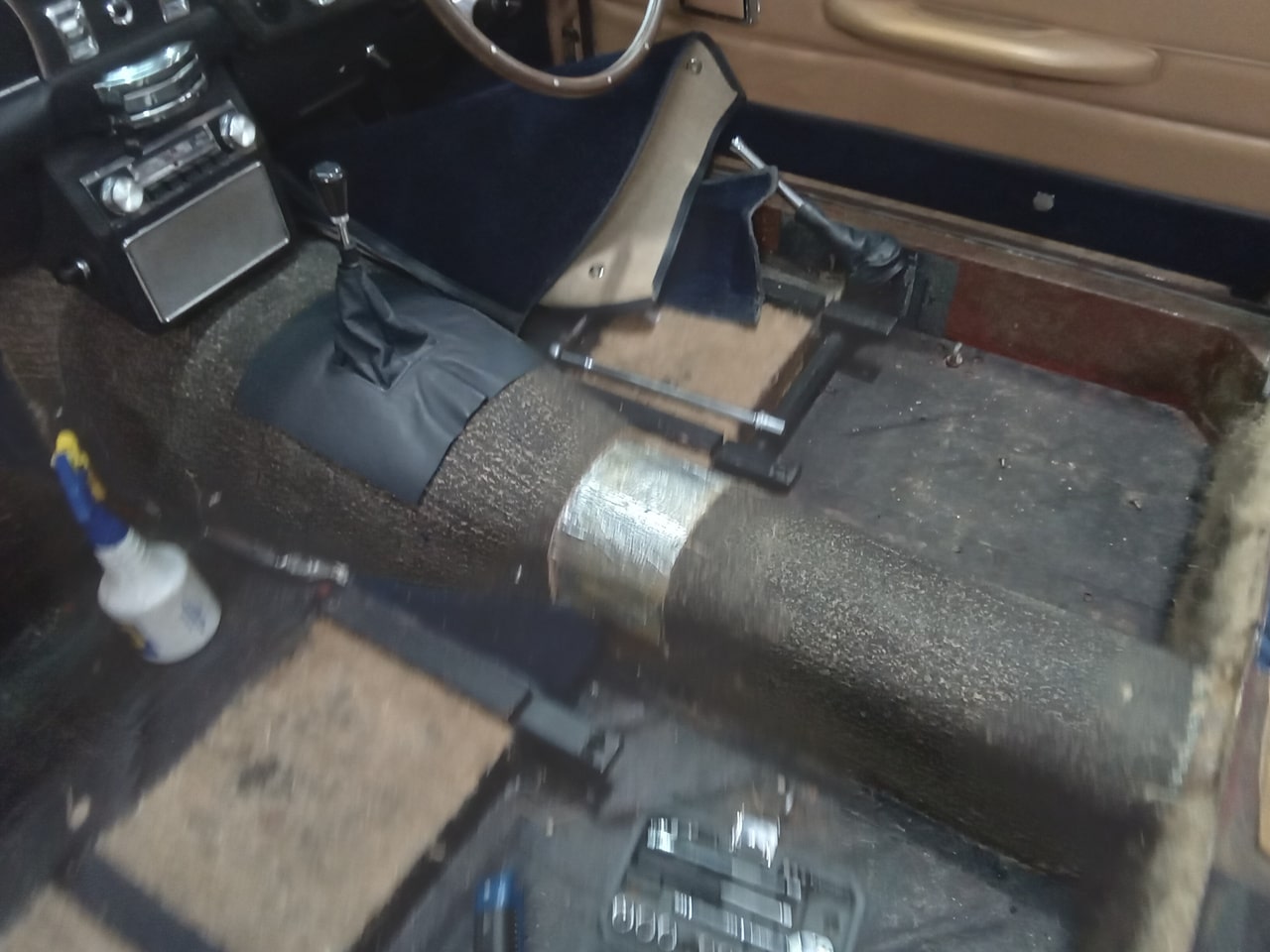 07022025 1969 aston martin db6 volante strip down (91)