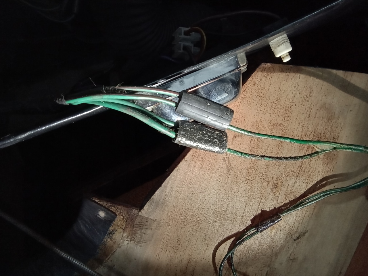 07022025 1969 aston martin db6 volante strip down (95)