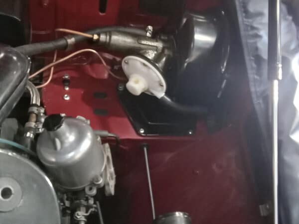 07022025 1972 mgb gt brake servo (14)