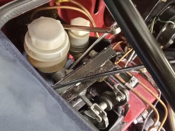 07022025 1972 mgb gt brake servo (23)