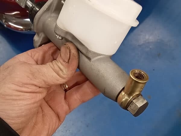 07022025 1972 mgb gt brake servo (27)