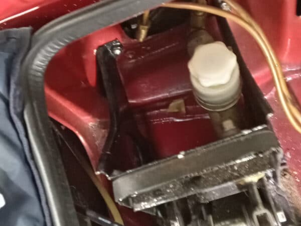 07022025 1972 mgb gt brake servo (28)