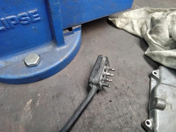 07022025 1985 merceds 500sl electrical issues (2)