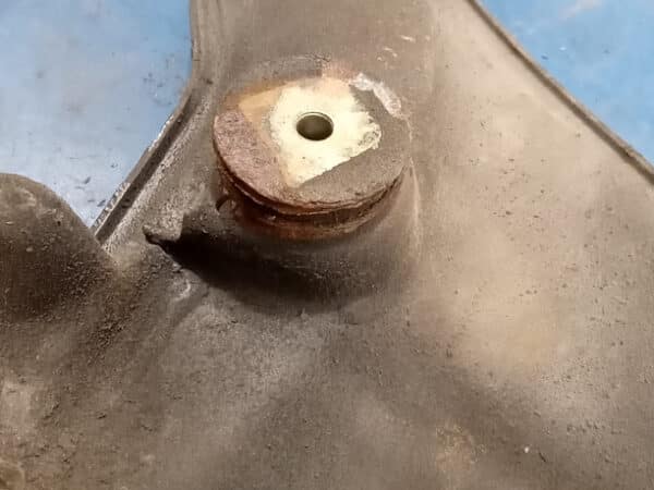 07022025 1987 mercedes 500sl rear axle (10)