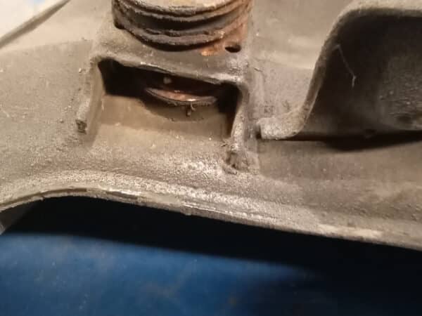 07022025 1987 mercedes 500sl rear axle (11)