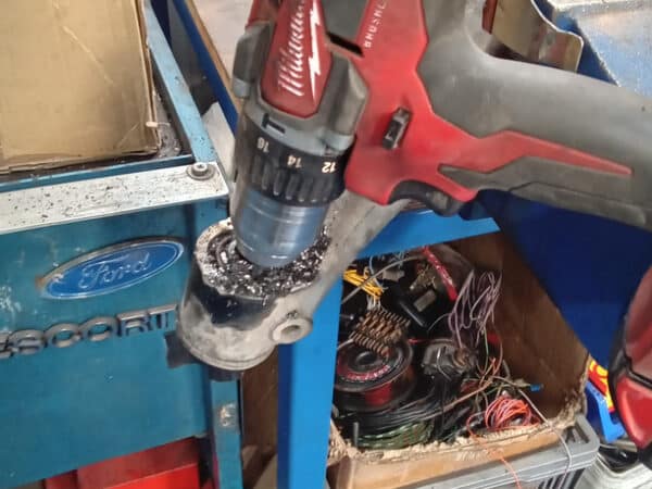07022025 1987 mercedes 500sl rear axle (15)