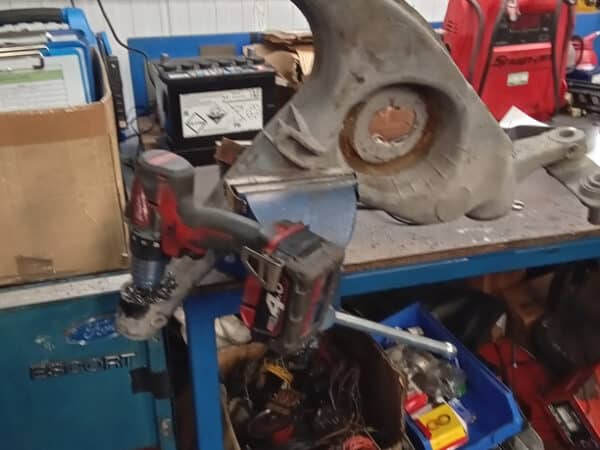 07022025 1987 mercedes 500sl rear axle (16)
