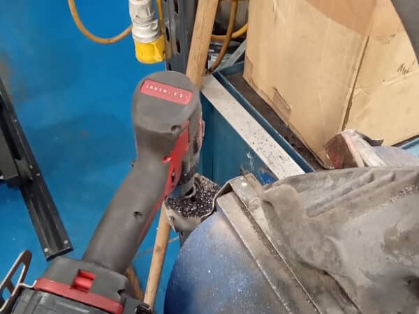 07022025 1987 mercedes 500sl rear axle (17)