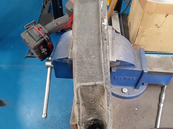 07022025 1987 mercedes 500sl rear axle (18)