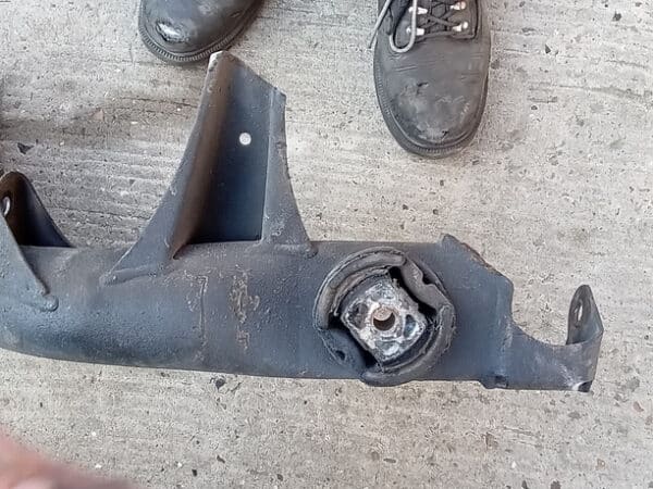 07022025 1987 mercedes 500sl rear axle (21)