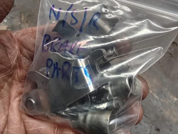 07022025 1987 mercedes 500sl rear axle (9)