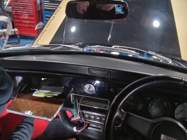 07022025 1994 rover mini cooper dash repairs (1)