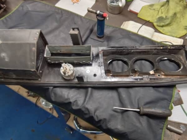 07022025 1994 rover mini cooper dash repairs (12)