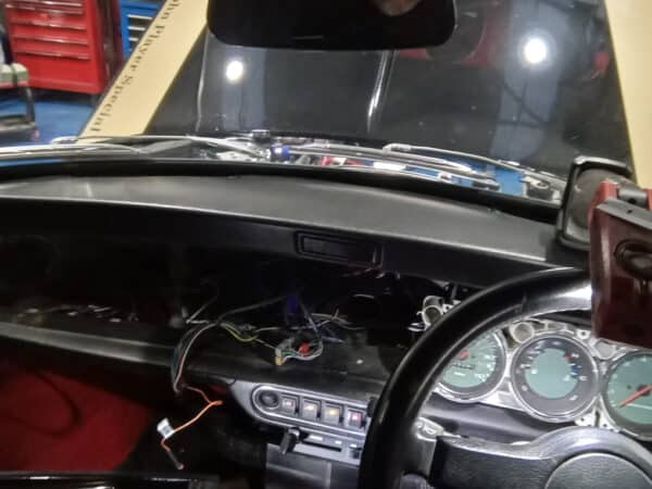 07022025 1994 rover mini cooper dash repairs (6)