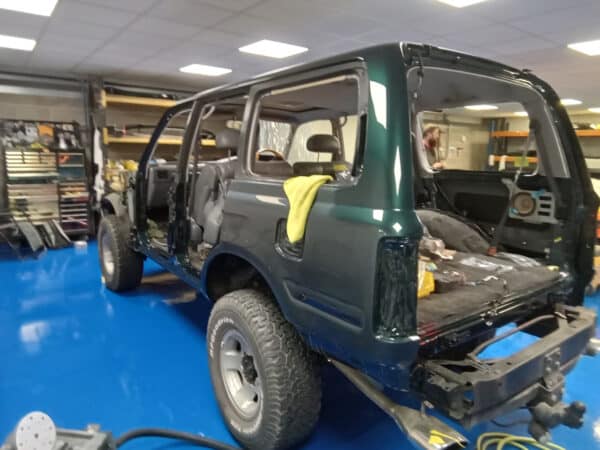 07022025 1994 toyota land crusier flat and polish (4)