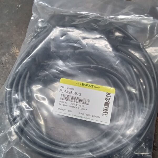 110225 1968 daimler 250 v8 ht leads and bonnet cable (17)