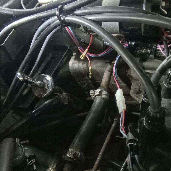 110225 1968 daimler 250 v8 ht leads and bonnet cable (7)