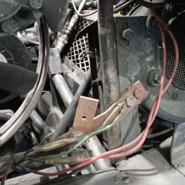 110225 1969 aston martin db6 volante drivetrain and engine bay tear down (13)