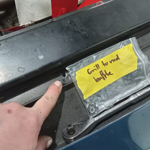 110225 1969 aston martin db6 volante drivetrain and engine bay tear down (19)