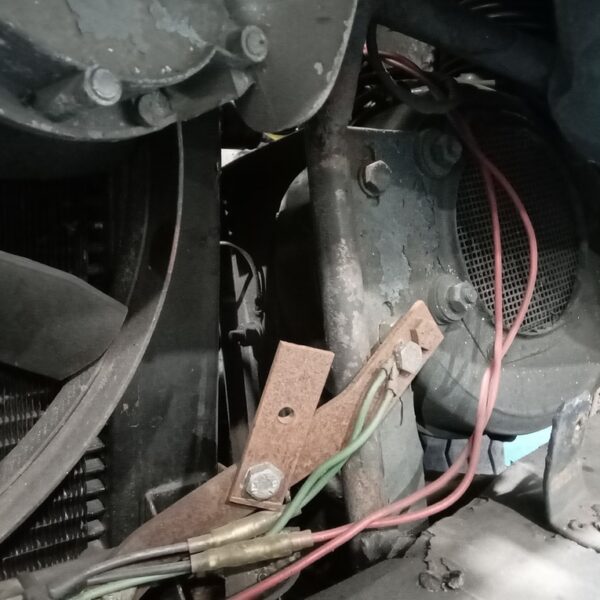 110225 1969 aston martin db6 volante drivetrain and engine bay tear down (28)