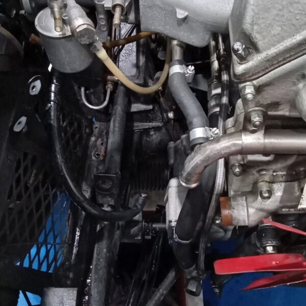 110225 1969 aston martin db6 volante drivetrain and engine bay tear down (8)