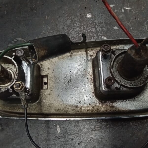 110225 1969 aston martin db6 volante strip down (21)