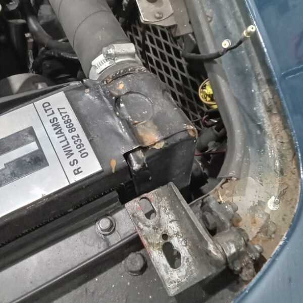 110225 1969 aston martin db6 volante strip down (3)