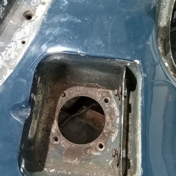 110225 1969 aston martin db6 volante strip down (36)