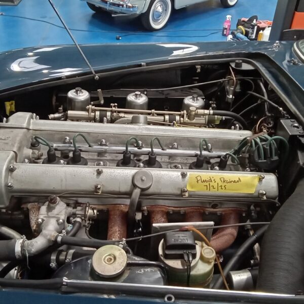 110225 1969 aston martin db6 volante strip down (42)