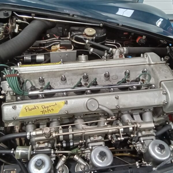 110225 1969 aston martin db6 volante strip down (44)