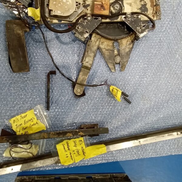 110225 1969 aston martin db6 volante strip down (56)