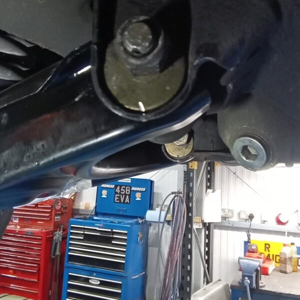 110225 1986 mercedes 500sl front wheel alignment (12)