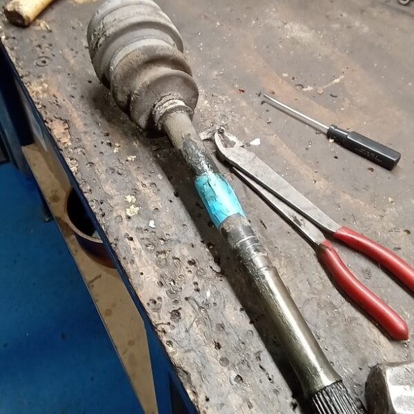 110225 1987 mercedes 500sl rear hubs stripped (23)