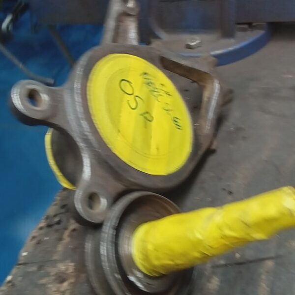 110225 1987 mercedes 500sl rear hubs stripped (3)