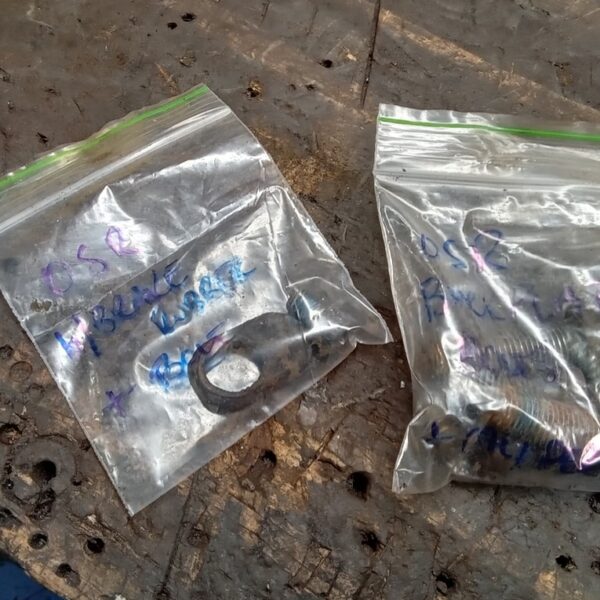 110225 1987 mercedes 500sl rear hubs stripped