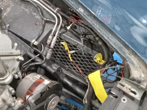 13022025 1969 aston martin db6 volante more strip down (22)