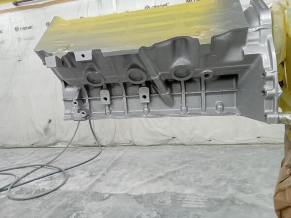13022025 1975 mgb gt v8 engine paint (3)