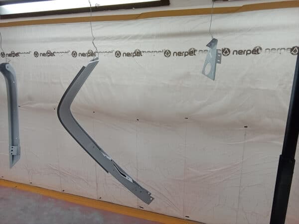 13022025 1987 mercedes 500sl bumper paint (1)