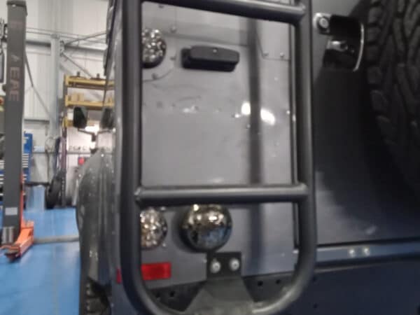 13022025 2013 land rover defender 110 pdi (11)