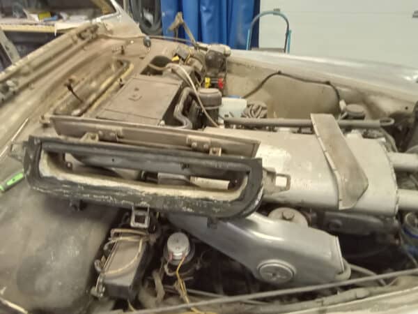 17022025 1963 rover p4 sanding (10)
