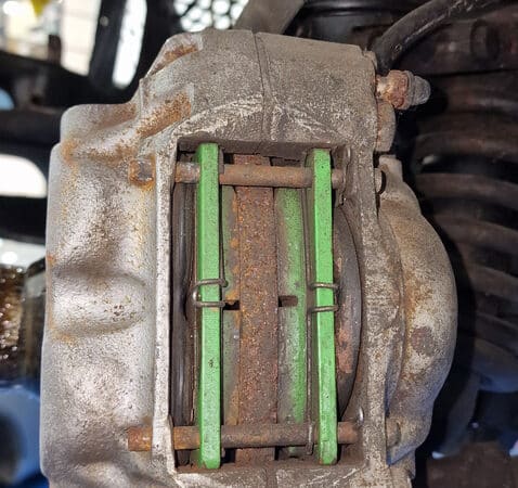 17022025 1969 aston martin db6 final strip down bits (49)