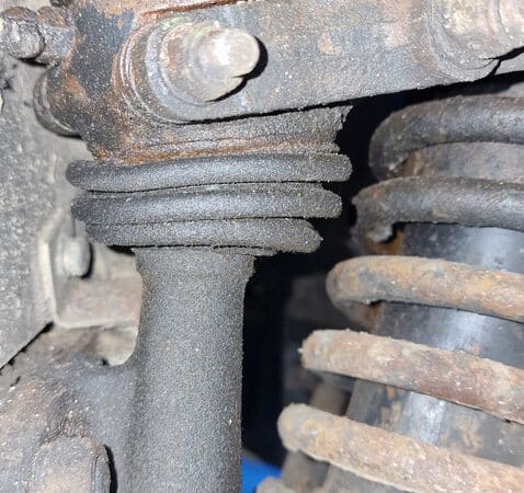 17022025 1969 aston martin db6 final strip down bits (56)