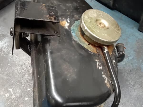 17022025 1969 aston martin db6 final strip down bits (6)