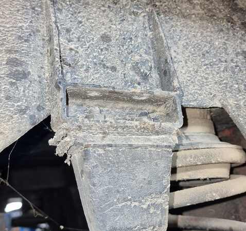 17022025 1969 aston martin db6 final strip down bits (79)
