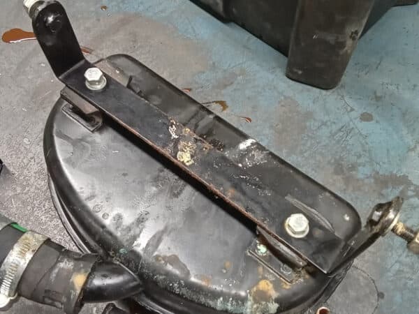 17022025 1969 aston martin db6 final strip down bits (9)