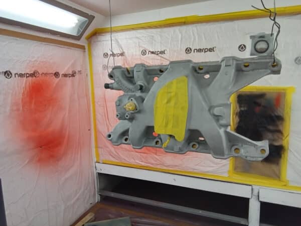 17022025 1975 mgb gt v8 engine prep and paint (1)
