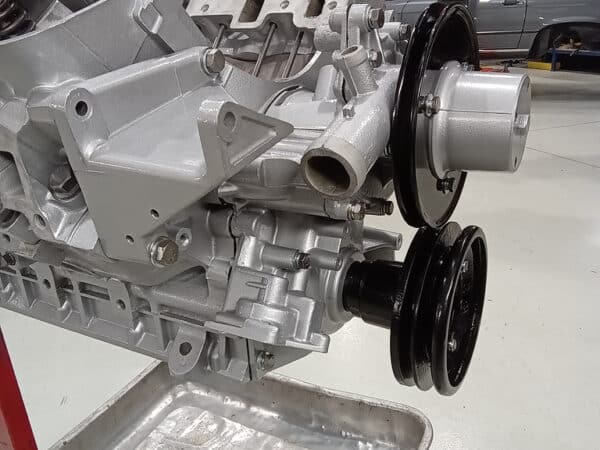17022025 1975 mgb gt v8 engine prep and paint (10)