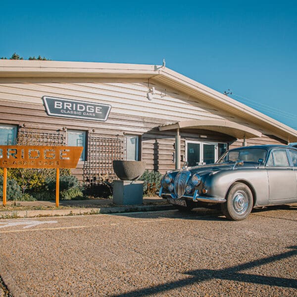 1968 daimler 250v8 arrival photos 1